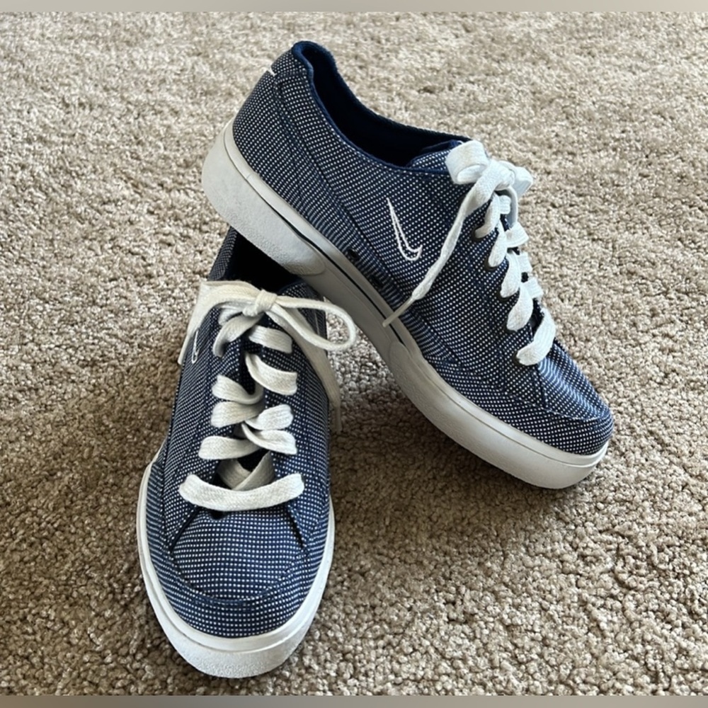 Vintage Women’s Nike 90’s Tennis Court GTS Blue Canvas Sneakers Size 6.5